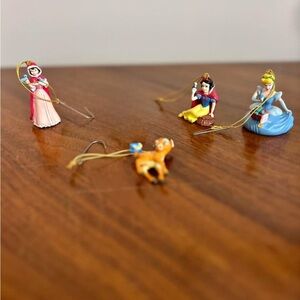 Vintage DISNEY CLASSICS 4 Piece Christmas Ornament Set CIB Enesco 2000s